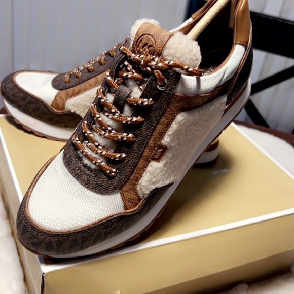 MICHAEL Michael Kors MADDY TRAINER MK Sig SM - Picture 5 of 5